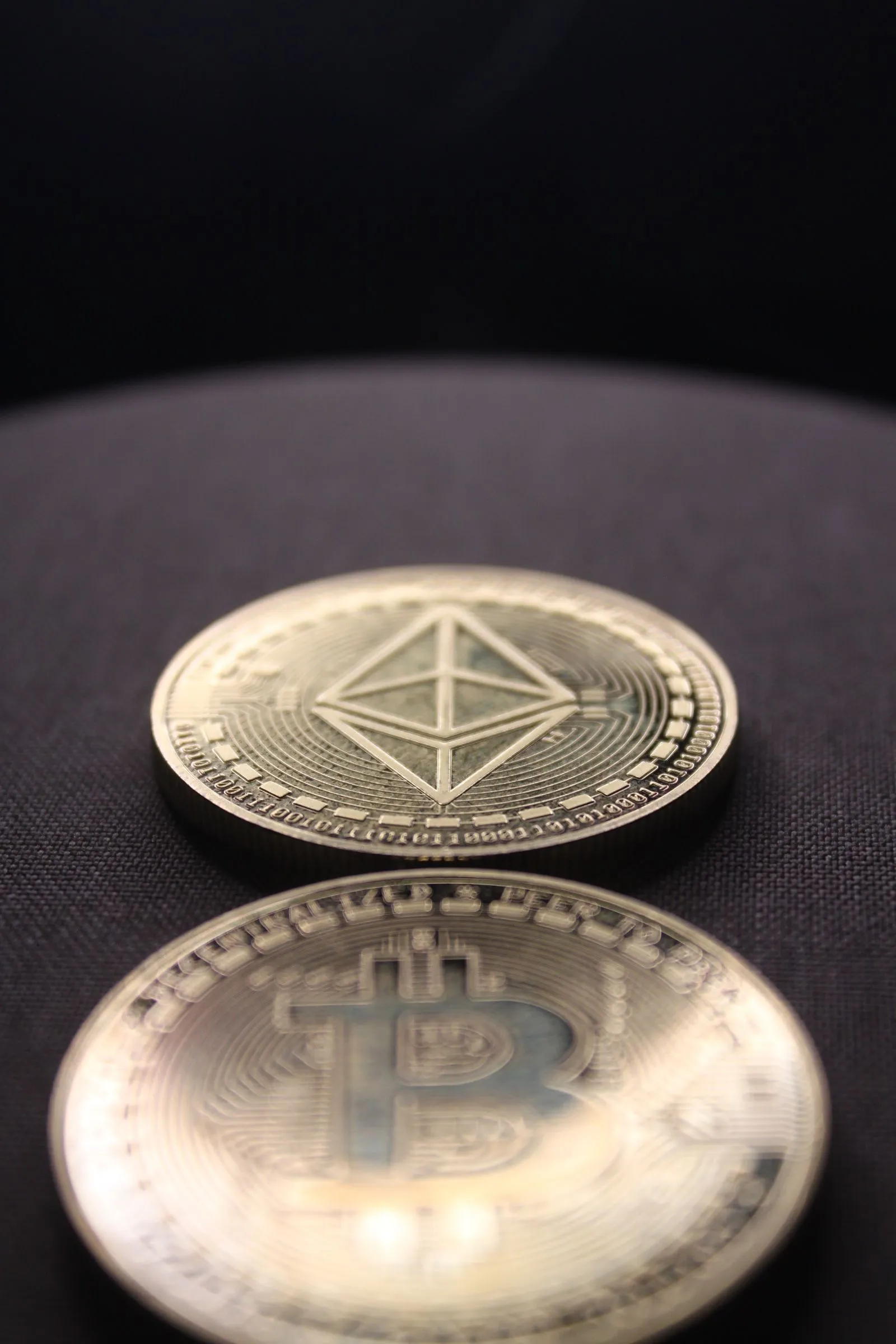 How does blockchain technology help organizations when sharing data?