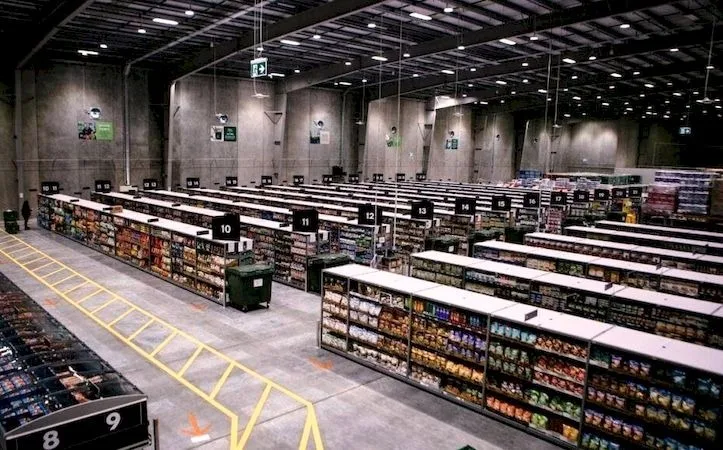 https://accommodationworld.in/wp-content/uploads/2024/09/Dark-Stores-india.jpg